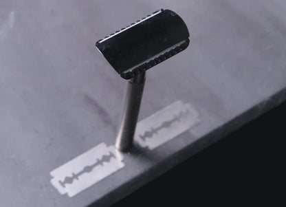 Lifetime single blade safety razor