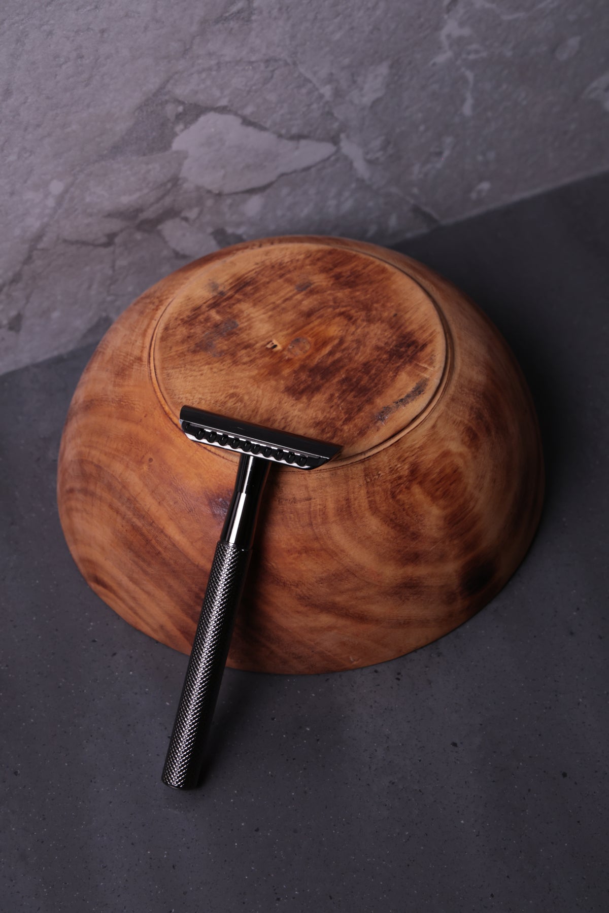 Lifetime single blade safety razor