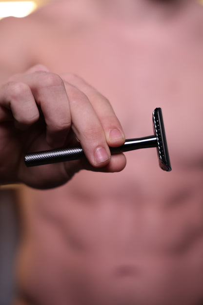Lifetime single blade safety razor